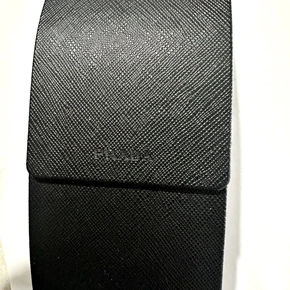 Prada sunglasses - Picture 4 of 7